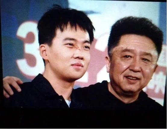 为什么郭麒麟现在登上了这么多的综艺，背后到底有谁在为其撑腰？