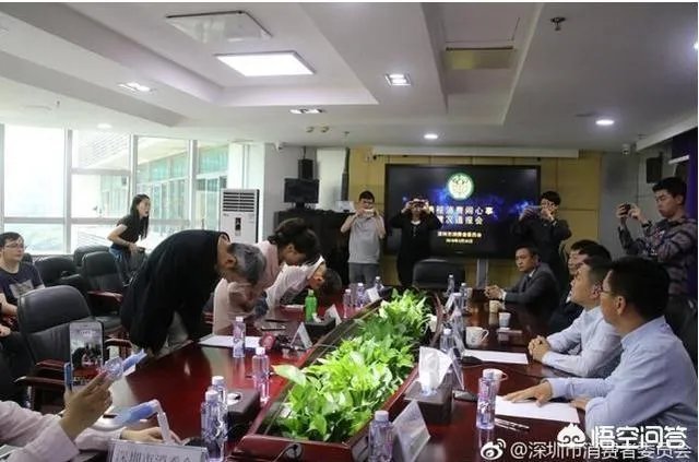 如何评价携程CEO就“退票费9000”事件鞠躬道歉？