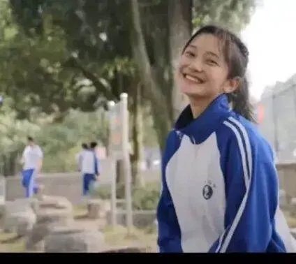 湖南18岁绝美女生高考前去世，自愿捐出遗体，你有什么想对她说的？