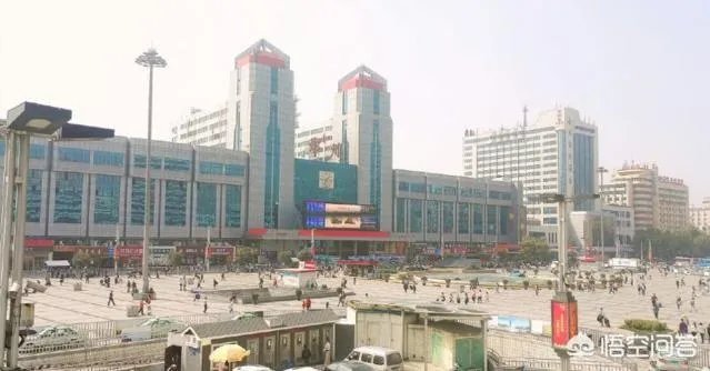 为什么高铁站给人的感觉普遍要比普通火车站的干净整洁让人心里舒服?