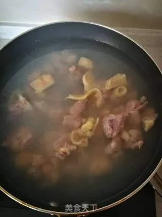 鸡肉炖土豆