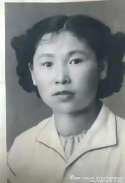 谁有自己妈妈年轻时候的照片,敢不敢晒一下?