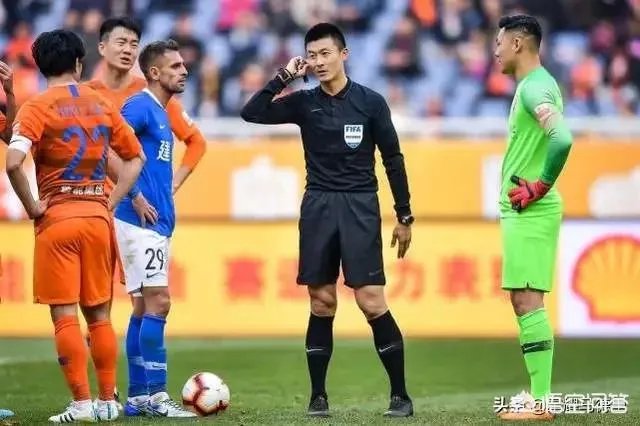 傅明再现中超13轮球迷骂声一片，亚冠淘汰赛能否再度执哨？