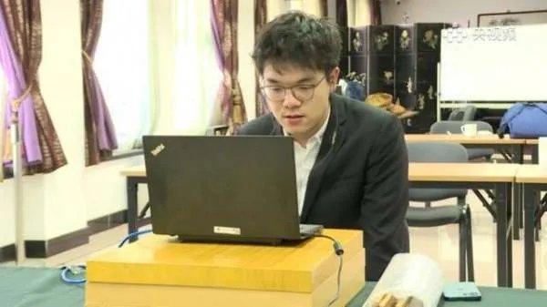 柯洁赢了申旻埈后,是不是很快就能拿到世界冠军了?