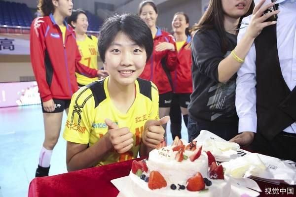 袁心玥会成为中国女排历史上的又一传奇副攻吗?
