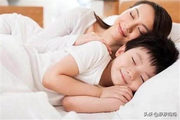 小卧室如何交错上下 床男孩女孩一起住