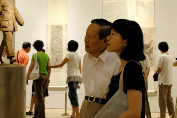 杨振宁被授予求是终身成就奖,但是为何很多人认为他对中国没起到应有的作用?
