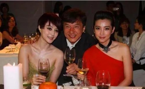 李冰冰和范冰冰见面怎么称呼