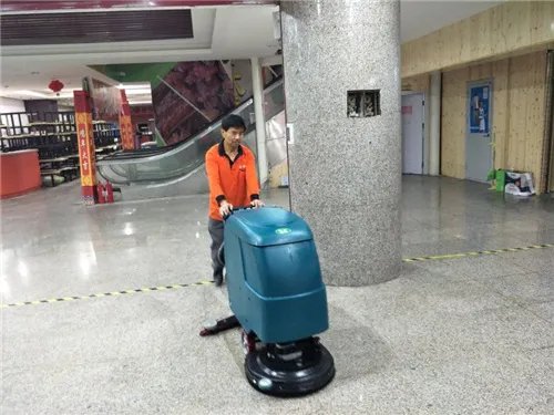 洗地机怎么选