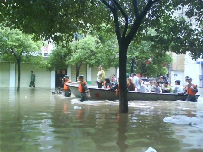 湖北强降雨已致超65万人受灾,湖北人今年有多难?