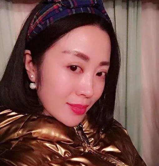 51岁“刘能”二婚后儿女双全,前妻照片曝光:他为什么要离婚?