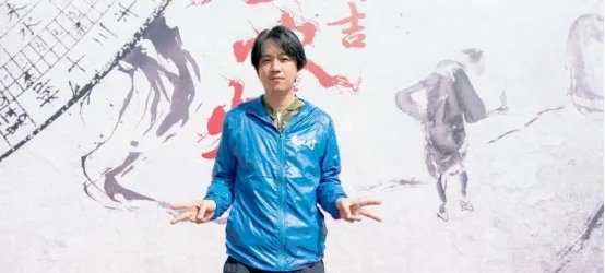 潘粤明的《鬼吹灯》系列为什么会一下子连拍了五部？
