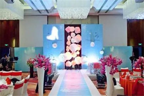 小型婚礼现场布置图片2017 小型婚礼怎么布置
