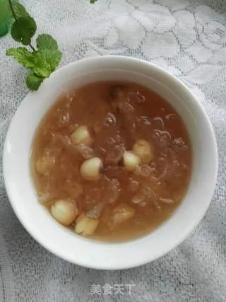 莲子银耳汤