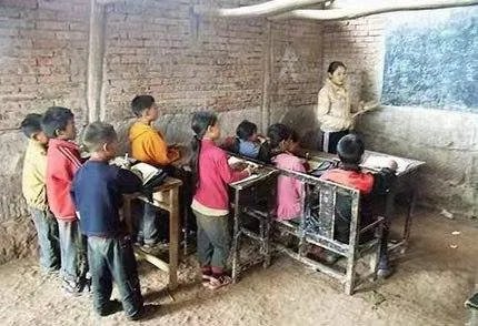 四川一男子为了流量让孩子卖惨拍视频被传唤,他将受到怎样的惩罚?