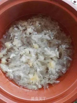 莲子银耳汤