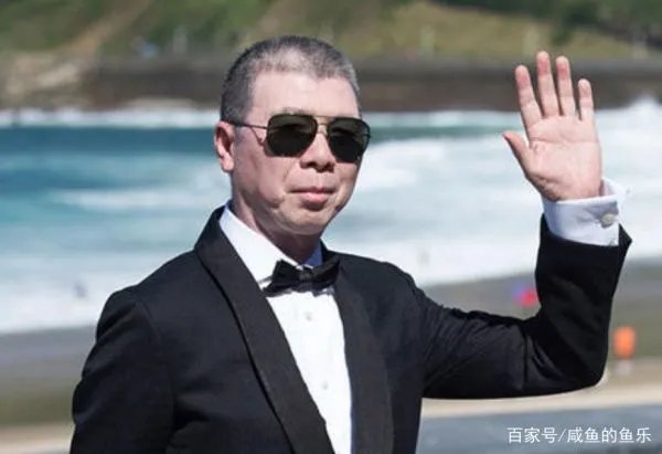 冯小刚病情加重,收入过亿却久病不医,原因是什么?