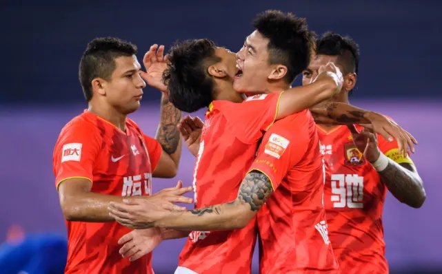 广州恒大2-0大胜上海申花,两队的实力差距有多大?