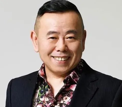 潘长江女婿身份曝光,背景大有来头,难怪女儿被称“潘十亿”,他女婿是谁?