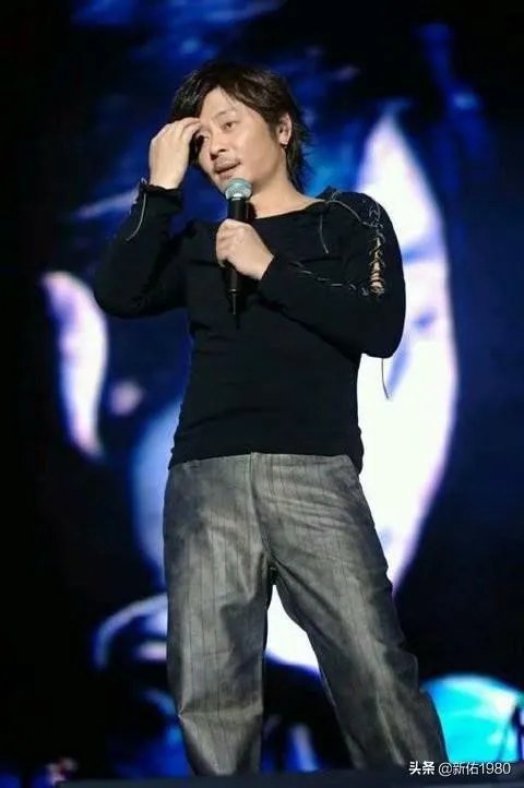 为什么98年的王杰和2000年的王杰变化那么大?