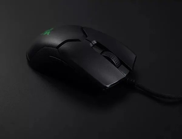 Razer Viper毒蝰游戏鼠标拆解评测