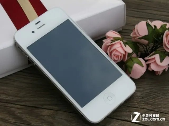 苹果iPhone 4S经典怀旧机型 国行售499