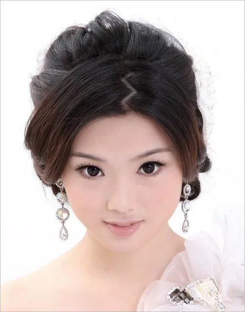 新娘盘头化妆多少钱 学盘头化妆技巧有哪些
