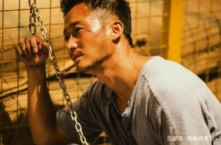 《战狼》登顶榜一，吴京却因口误被人批评，李连杰说了什么才救下吴京的？