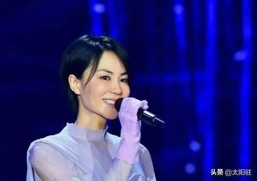 西班牙传奇门将卡西利亚斯正式退役,你怎么看?