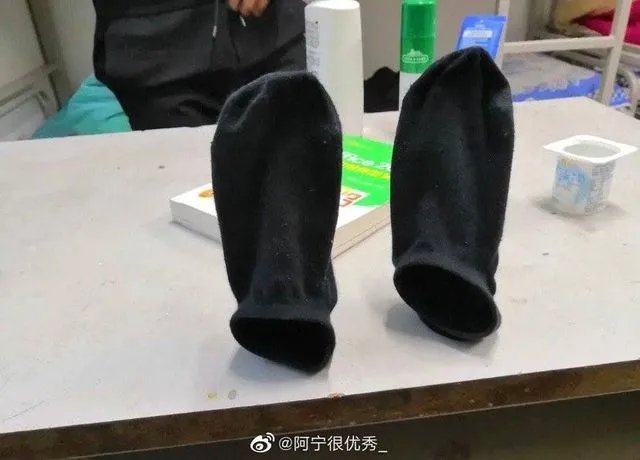昨天“立扫把”,今天倒立上厕所?沙雕网友的脑洞有多大!