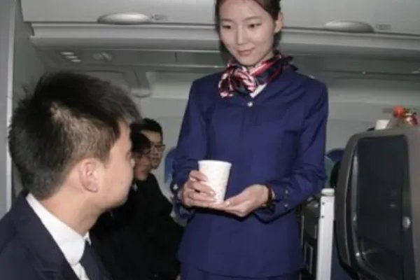 金鹏航空是廉价航空吗？可以说说吗？