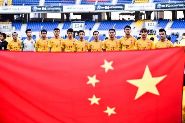 李铁带领的中国男足在东亚杯获得了季军,大家怎么看?