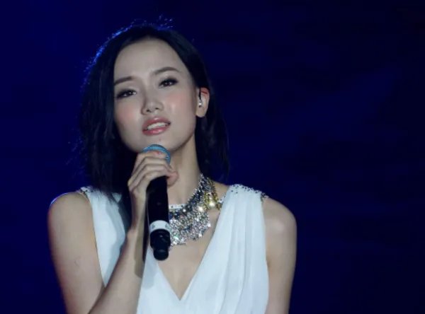 痒原唱是谁啊?