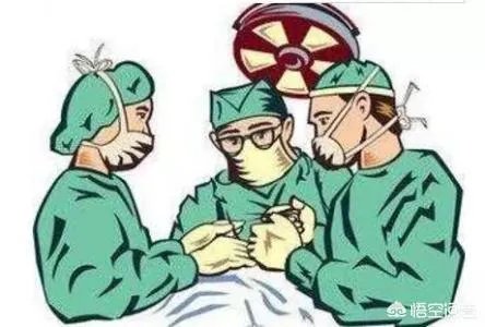 患者如果没有凑够医疗费用，导致错过最佳抢救时间，责任在于主治医生还是患者家属？