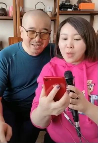 51岁“刘能”二婚后儿女双全,前妻照片曝光:他为什么要离婚?