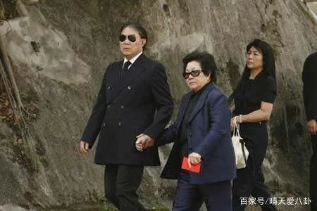 3个儿子是继承人,霍英东的三个妻子,原配吕燕妮的地位凭啥不变?