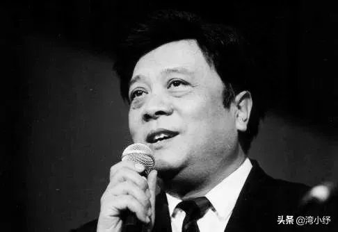 有些人在赵忠祥刚刚病逝的时候,大肆炒作他的字您怎么看?