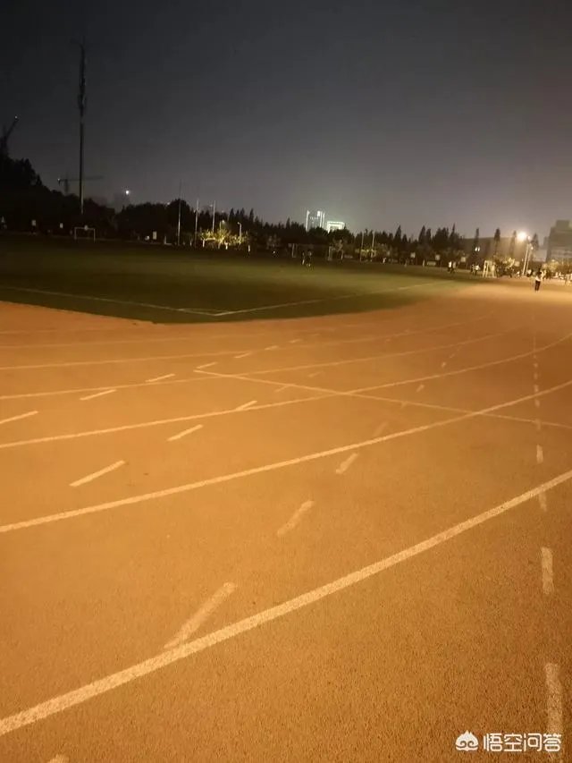 高考生午睡无人叫醒导致缺考，你觉得应该是谁的责任？