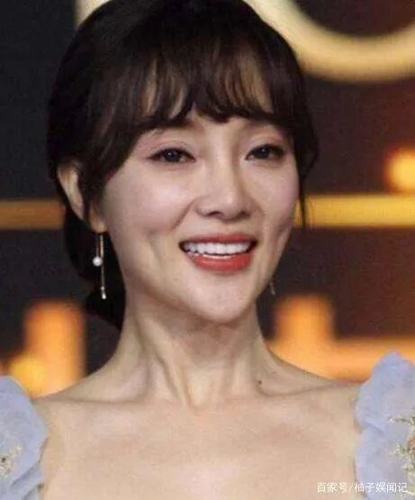 李小璐贾乃亮为何离婚?背后有什么不为人知的秘密?