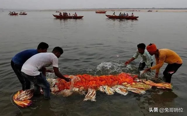 印度的恒河水葬真的对生活在恒河边的居民没有什么大的影响吗?印度政府部门允许这样的做法吗?