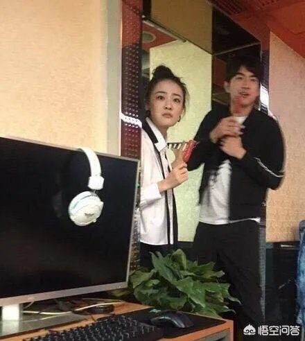 丁俊晖网吧玩游戏上热搜,娱乐圈有哪些喜欢“泡网吧”的艺人?