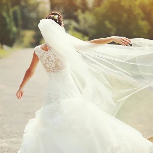 定制婚纱多少钱  定做一件婚纱要多久