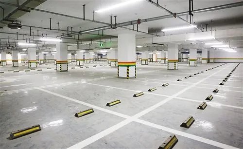 地下停车场地面用的是什么材料