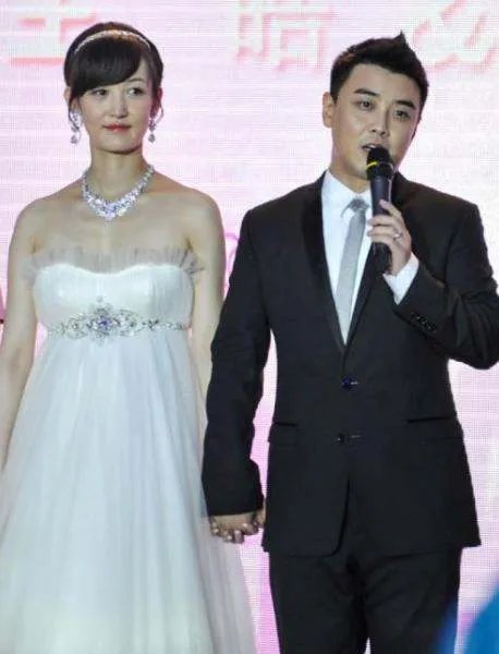 王皓生涯夺18个世界冠军,退役后娶美女娇妻,如今生活如何?