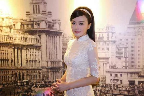秦岚拒绝男友陆川的求婚至今还单身,她后悔吗?