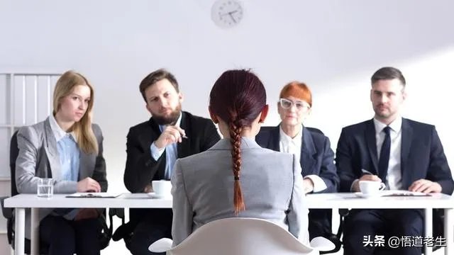 外企面试中如何作简短的英语自我介绍?