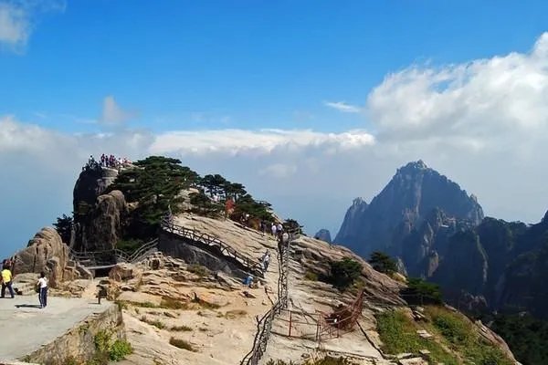 两个人去黄山旅游大约要花多钱？黄山门票是多少？