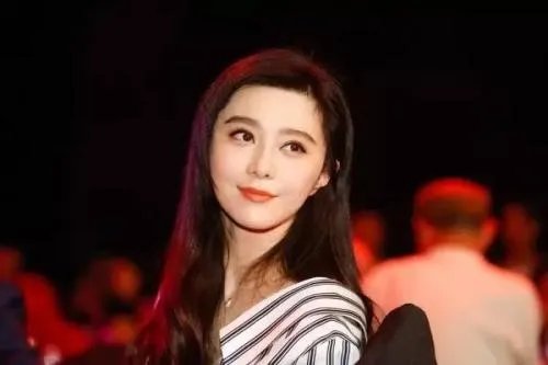 女星戴戒指很平常,为何范冰冰一旦戴戒指就被怀疑恋爱?