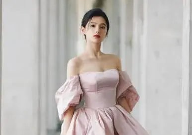 张婧仪和彭昱畅什么关系 张婧仪在哪里读大学