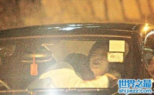 文颂娴车震出一个老公，大大方方与车震对象结婚 